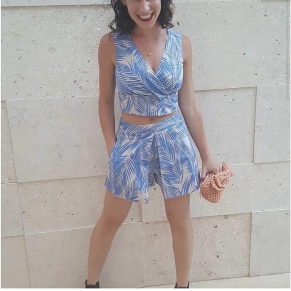 RACHEL ROY ivory and Blue Palm Skort Shorts size 10 - Picture 8 of 8